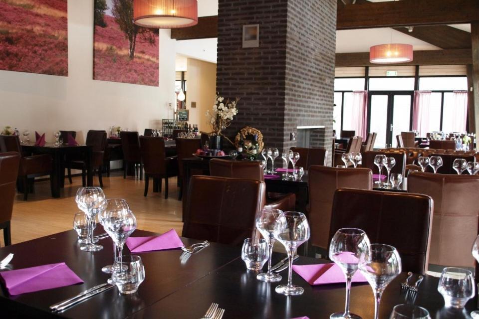 Sfeervolle Chalet Op De Veluwe In Hoenderloo Hotel Ngoại thất bức ảnh
